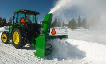 SNOW BLOWER